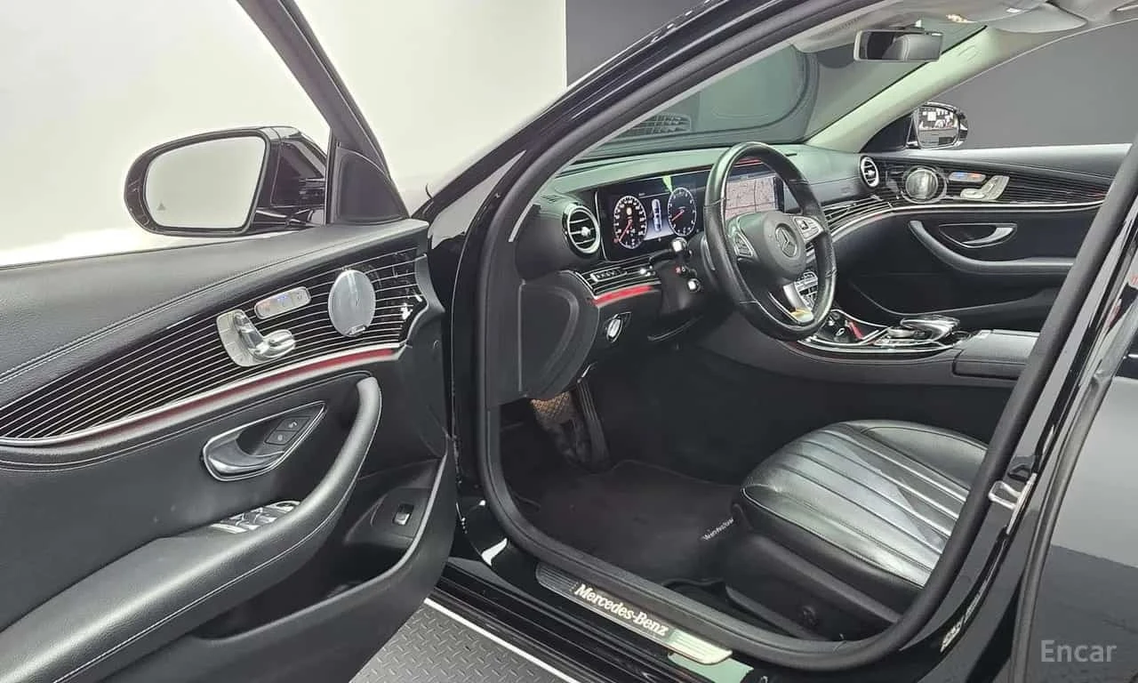 Mercedes-Benz E 400 4MATIC Exclusive | АВТОФИНАНСИРАНЕ, снимка 10 - Автомобили и джипове - 56319116
