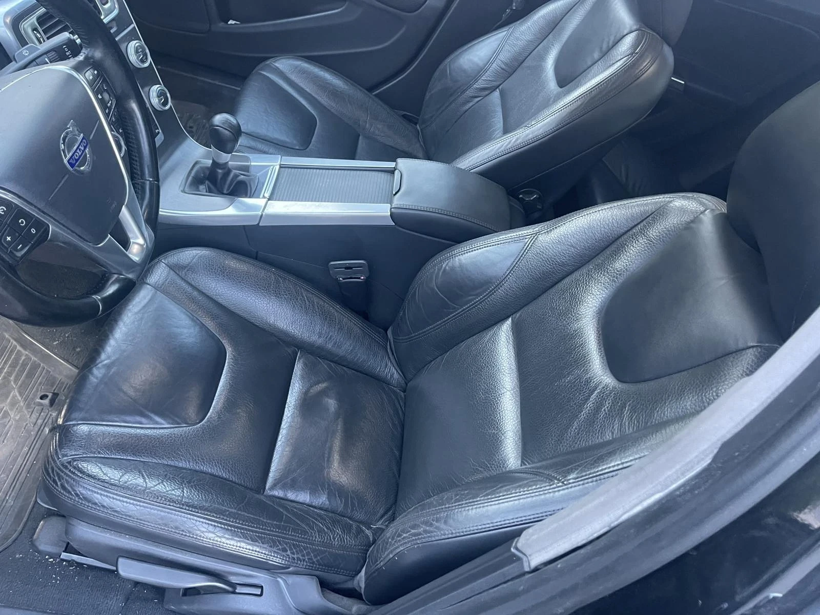 Volvo S60 2.4D5 215PS, снимка 9 - Автомобили и джипове - 56340649