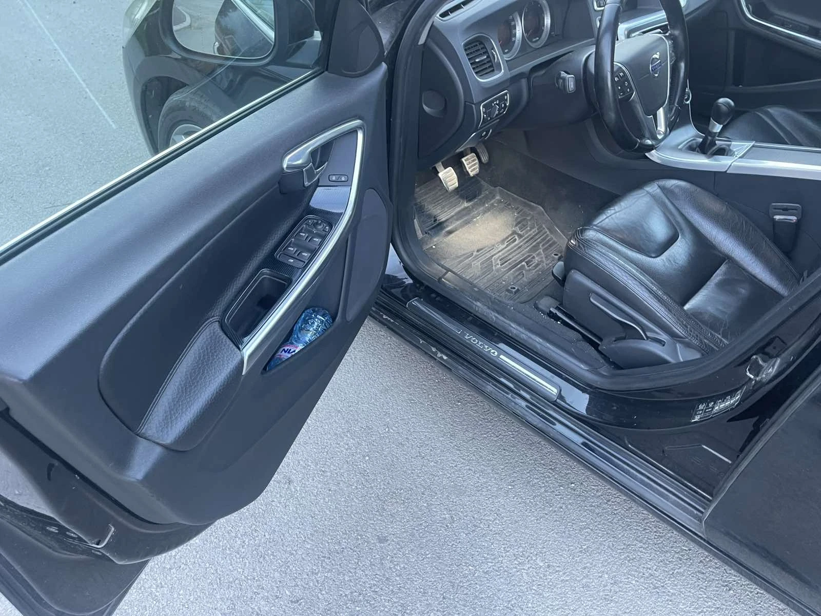 Volvo S60 2.4D5 215PS, снимка 8 - Автомобили и джипове - 56340649