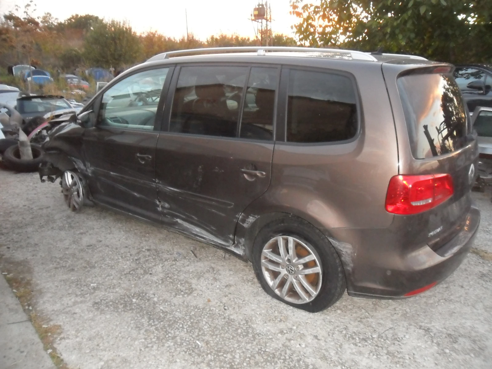 VW Touran, снимка 4 - Автомобили и джипове - 56571609
