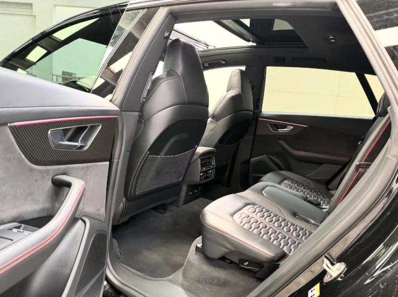 Audi RSQ8 * Bang&Olufsen* PANO* Carbon* RS Exhaust* , снимка 7 - Автомобили и джипове - 52562974
