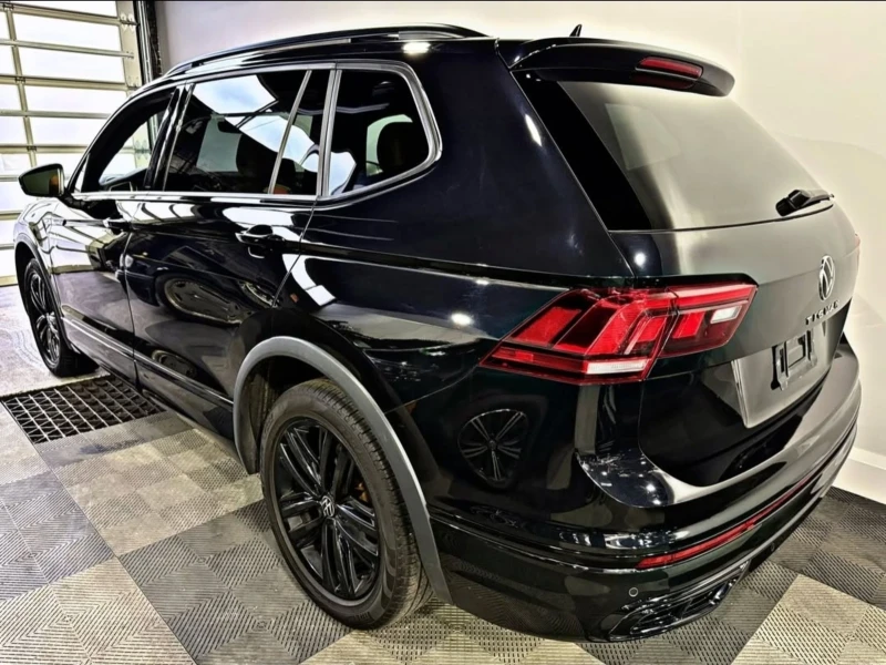 VW Tiguan R-line/Black edition/Pano/Carplay/65000км/серв ист, снимка 2 - Автомобили и джипове - 53589532