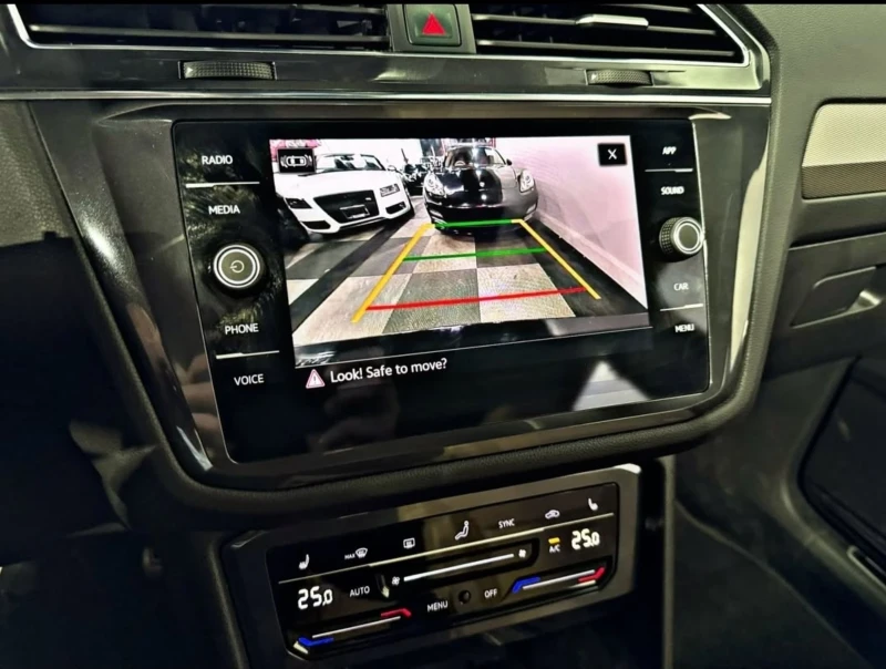VW Tiguan R-line/Black edition/Pano/Carplay/65000км/серв ист, снимка 9 - Автомобили и джипове - 53589532