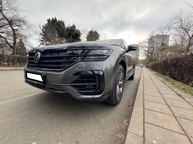 VW Touareg R-line/Digital Cockpit/, снимка 9 - Автомобили и джипове - 53153079