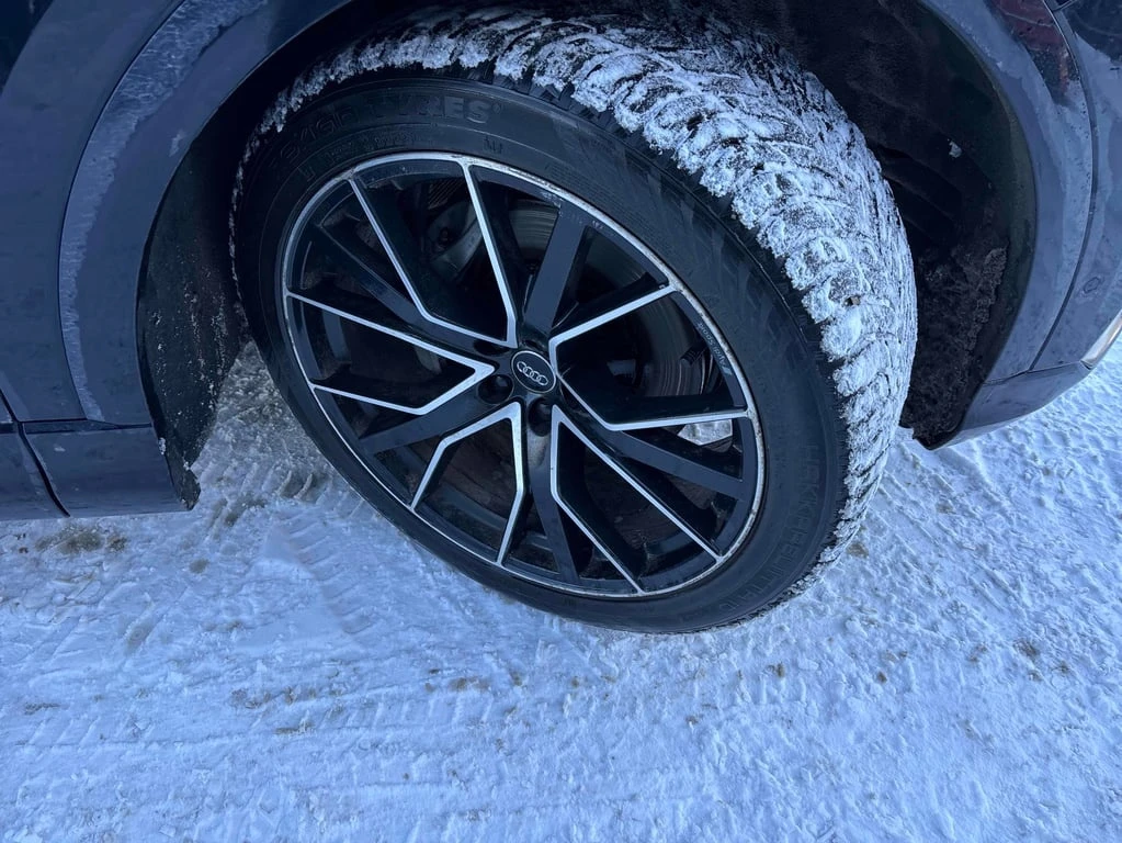 Audi Q8 / Technik / MATRIX / ОБДУХВАНЕ / 360 / CARFAX - изображение 6