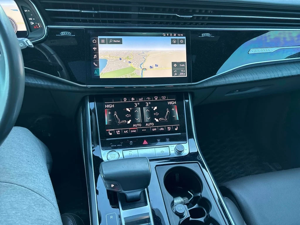 Audi Q8 / Technik / MATRIX / ОБДУХВАНЕ / 360 / CARFAX - изображение 9