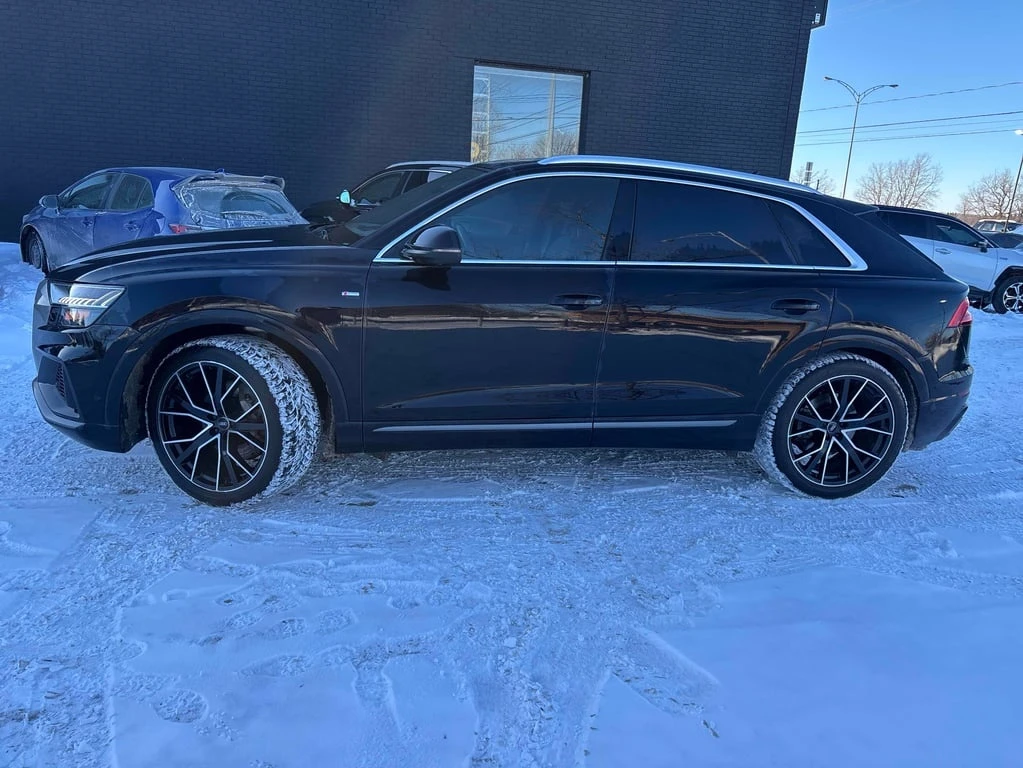 Audi Q8 / Technik / MATRIX / ОБДУХВАНЕ / 360 / CARFAX - изображение 2