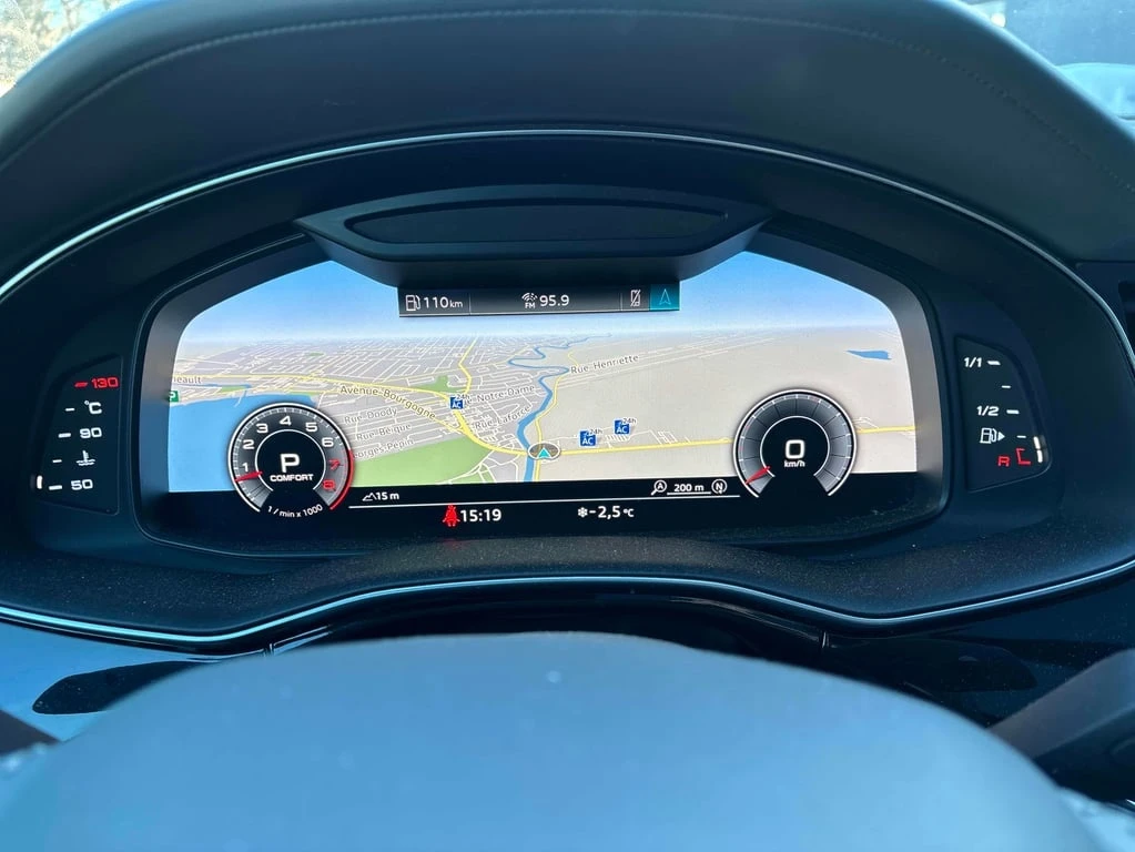 Audi Q8 / Technik / MATRIX / ОБДУХВАНЕ / 360 / CARFAX - изображение 8