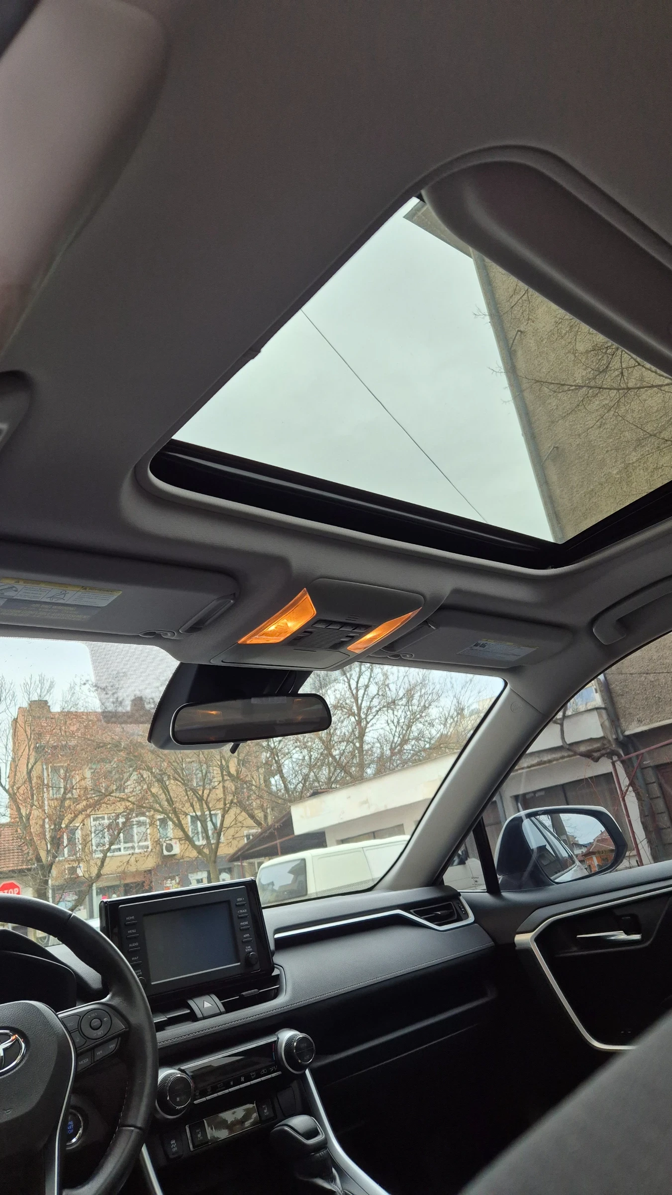 Toyota Rav4 2.5 AWD XLE PREMIUM 61000 KM, снимка 12 - Автомобили и джипове - 53445005