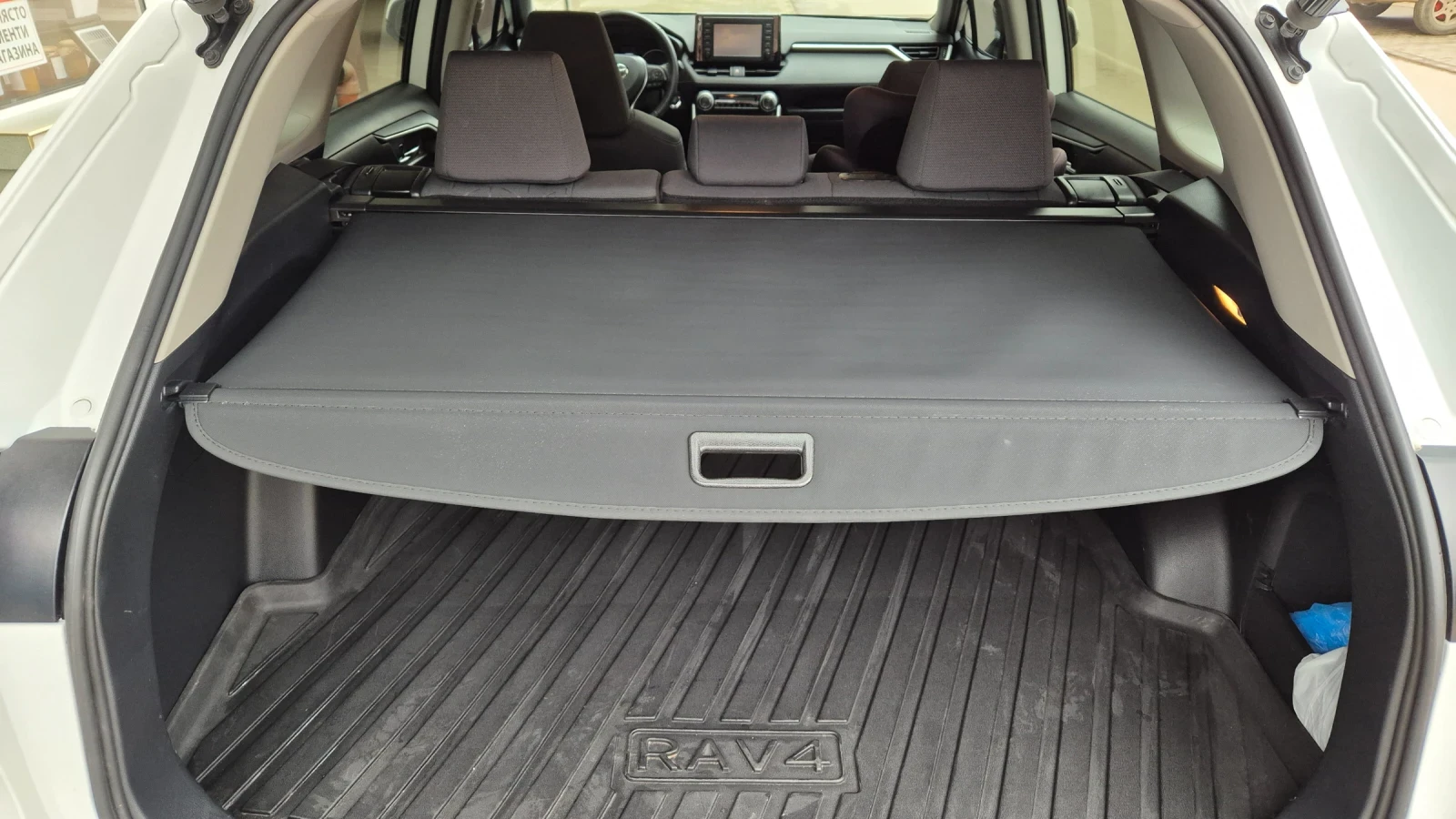 Toyota Rav4 2.5 AWD XLE PREMIUM 61000 KM, снимка 10 - Автомобили и джипове - 53445005