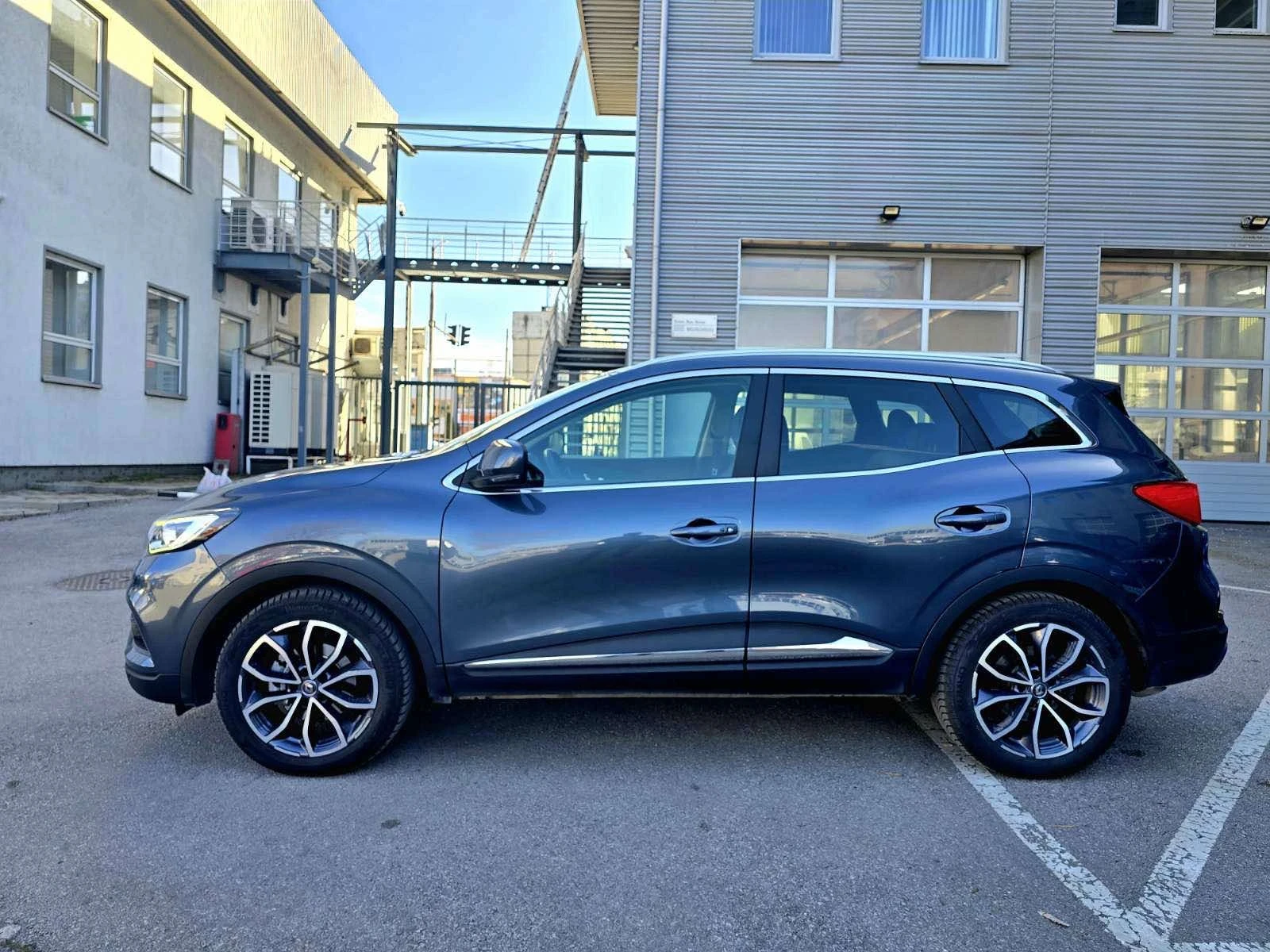 Renault Kadjar 1.3 TCe 160kc, снимка 3 - Автомобили и джипове - 53838966