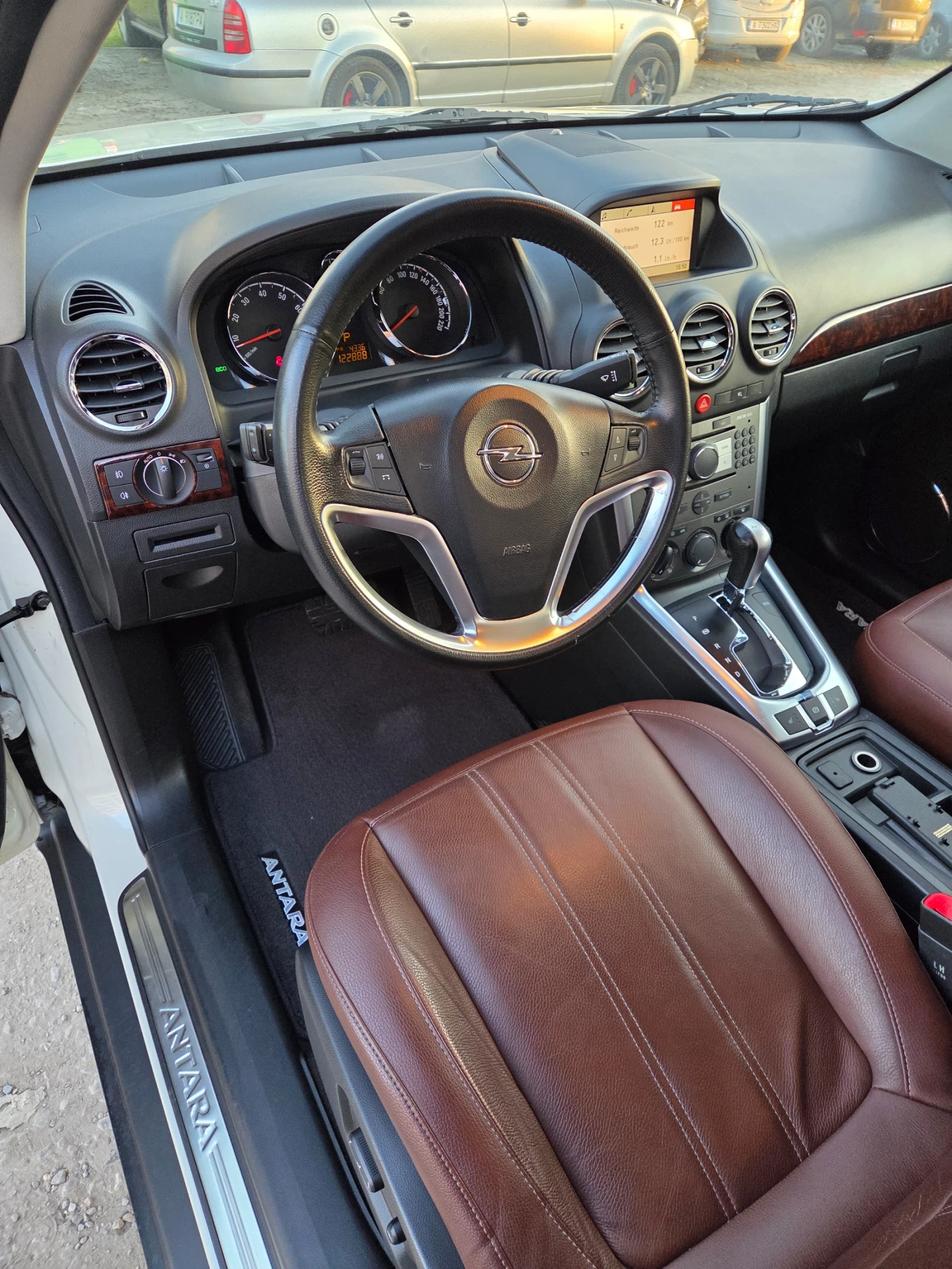 Opel Antara 2.4БЕНЗИН-АВТОМАТ4х4, снимка 9 - Автомобили и джипове - 53879560