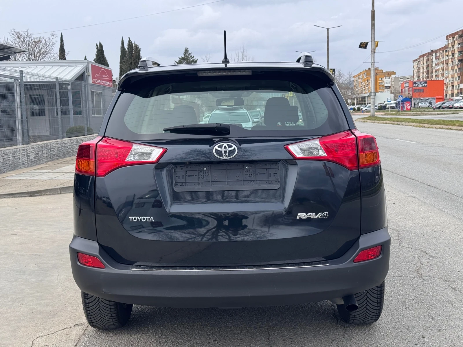 Toyota Rav4 2.0D-4D 146хил.км * ПЕРФЕКТЕН* , снимка 4 - Автомобили и джипове - 53888606