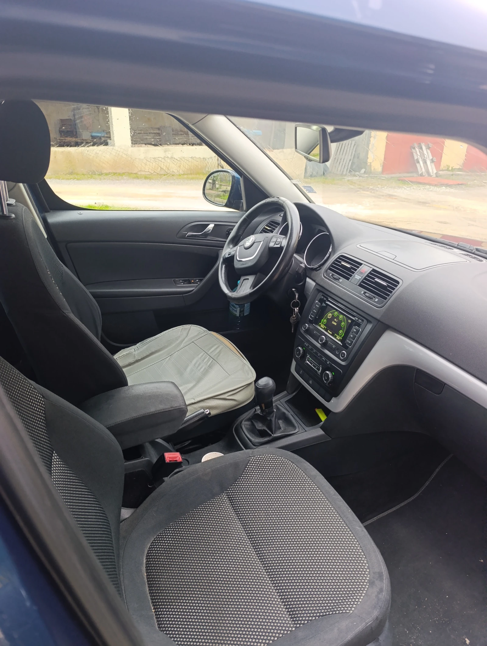 Skoda Yeti 4x4, снимка 5 - Автомобили и джипове - 54049043