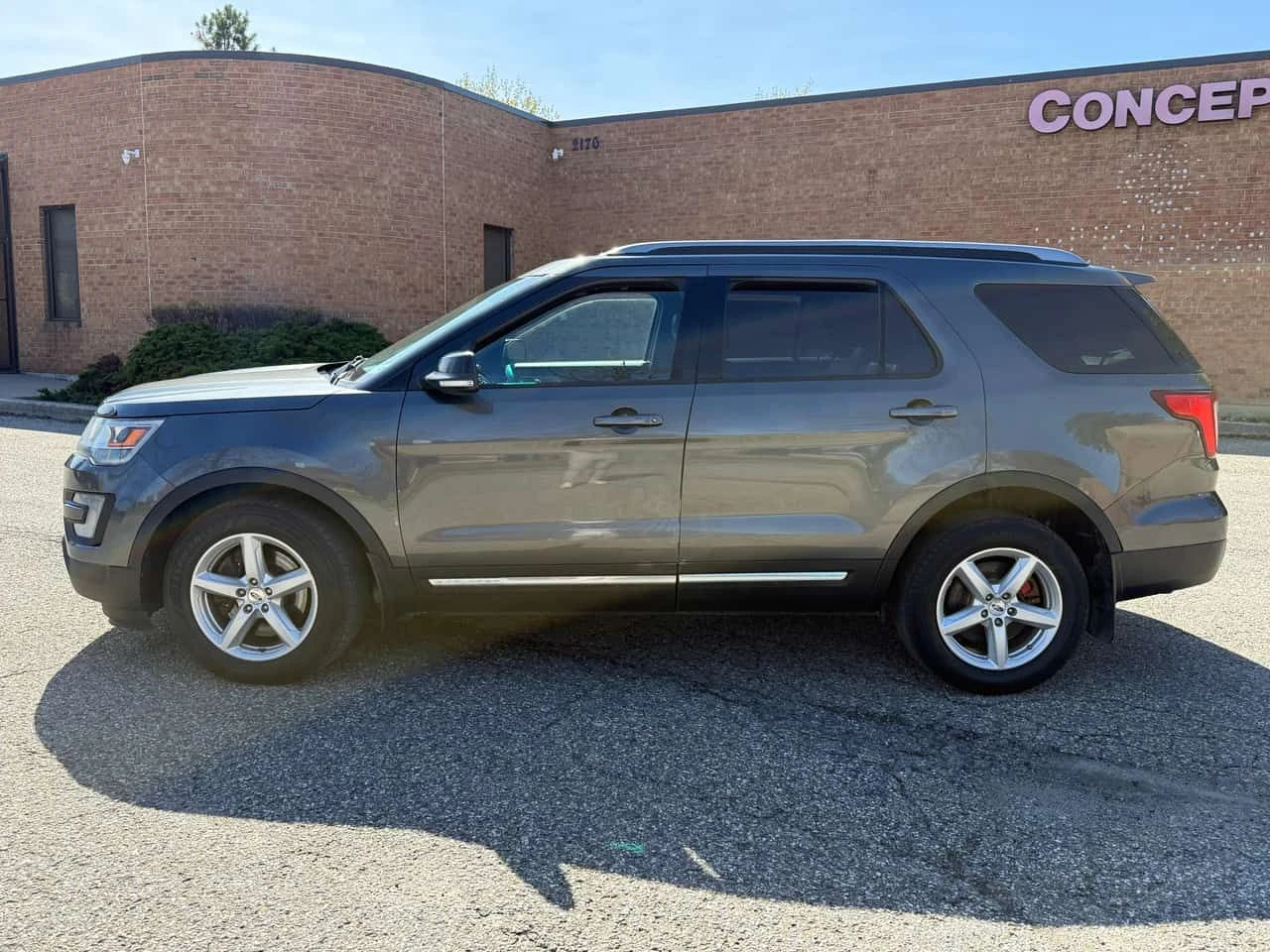 Ford Explorer * XLT * 2 КЛЮЧА* ПАНО* ПОДГРЕВ* , снимка 2 - Автомобили и джипове - 54410668