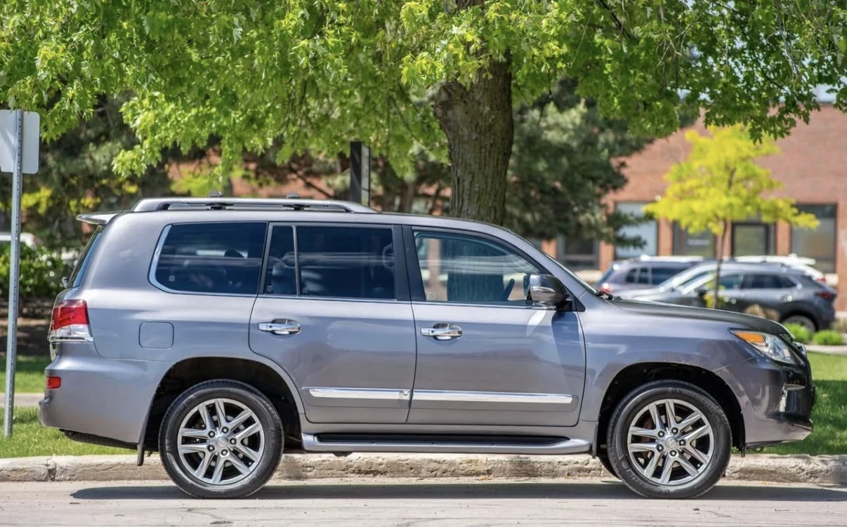 Lexus LX 570 Executive| 7Места| MarkLevinson| Обдухване| Камера, снимка 2 - Автомобили и джипове - 55631605