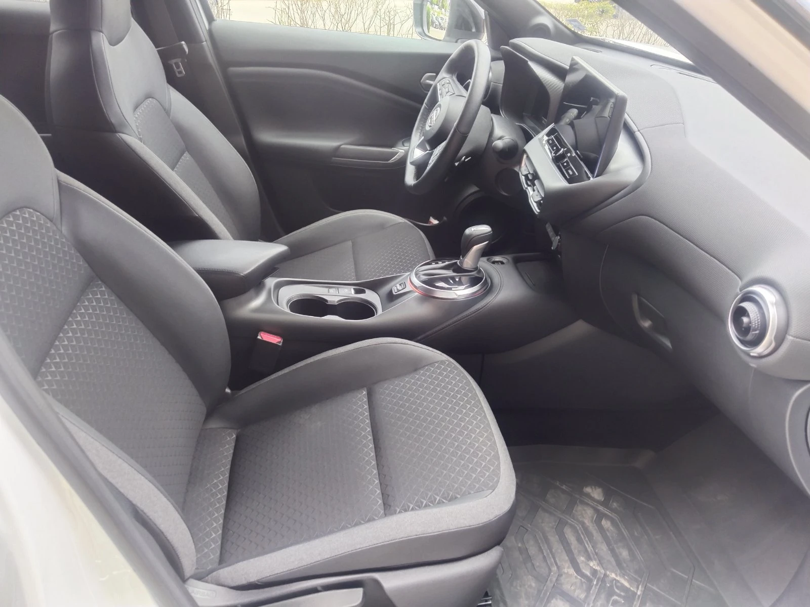 Nissan Juke N-Connecta, снимка 6 - Автомобили и джипове - 56005266