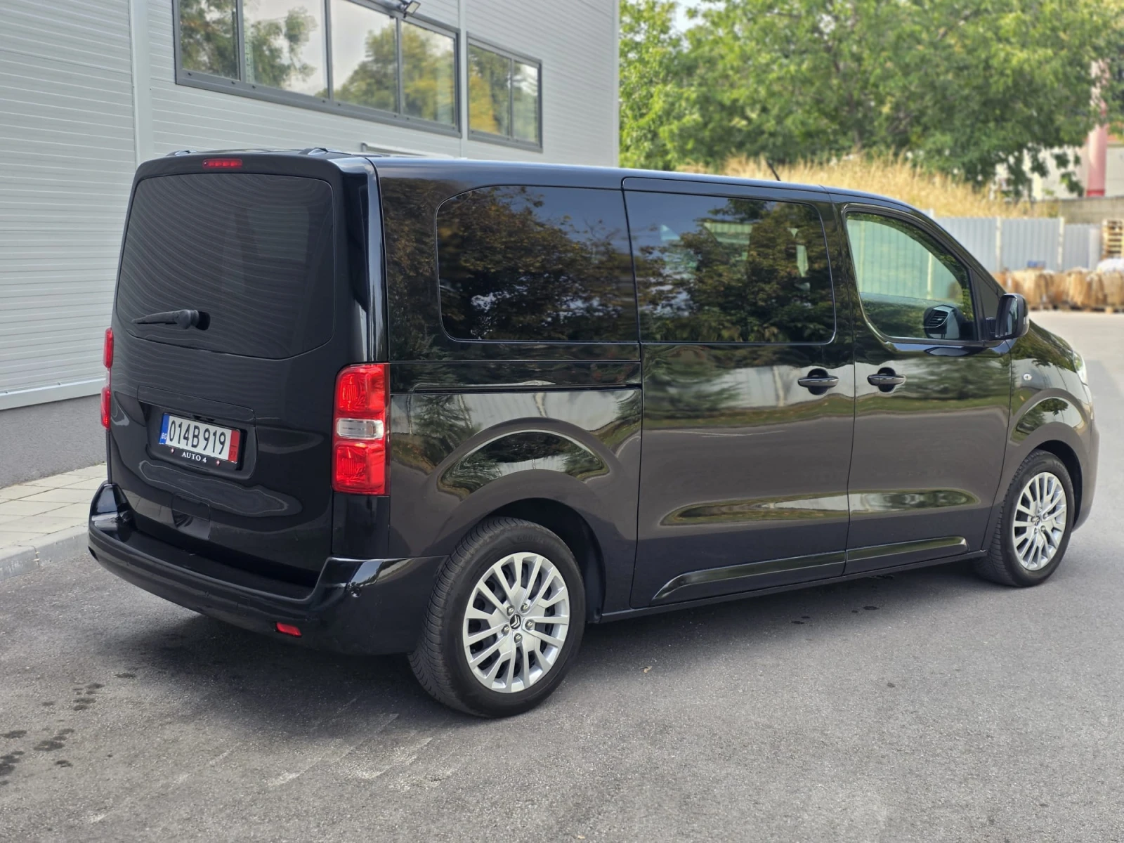 Citroen Spacetourer Jumpi/2.0 HDI/150 к.с./9 места/NAVI/SWISS, снимка 6 - Автомобили и джипове - 56040848