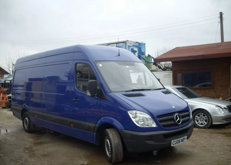 Mercedes-Benz Sprinter 315 на части, снимка 2 - Бусове и автобуси - 5142876