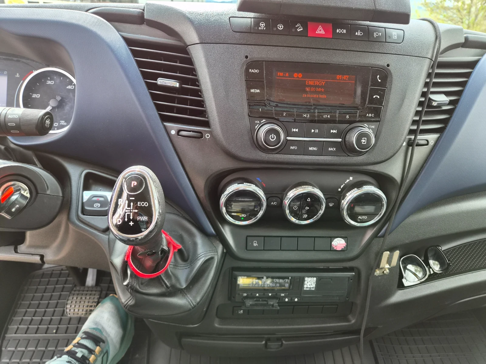 Iveco 35S18 35S18 AVTOMAT LED DISTRONIK , снимка 14 - Бусове и автобуси - 54579905