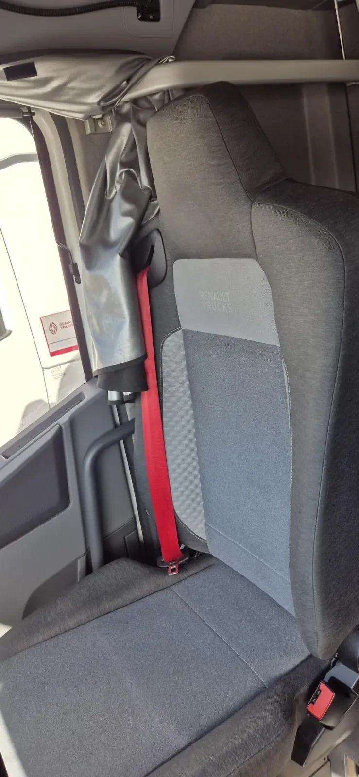 Renault T 1   | Mobile.bg   11