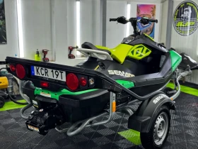 Джет Bombardier Sea Doo SPARK TRIXX, снимка 4 - Воден транспорт - 53263168