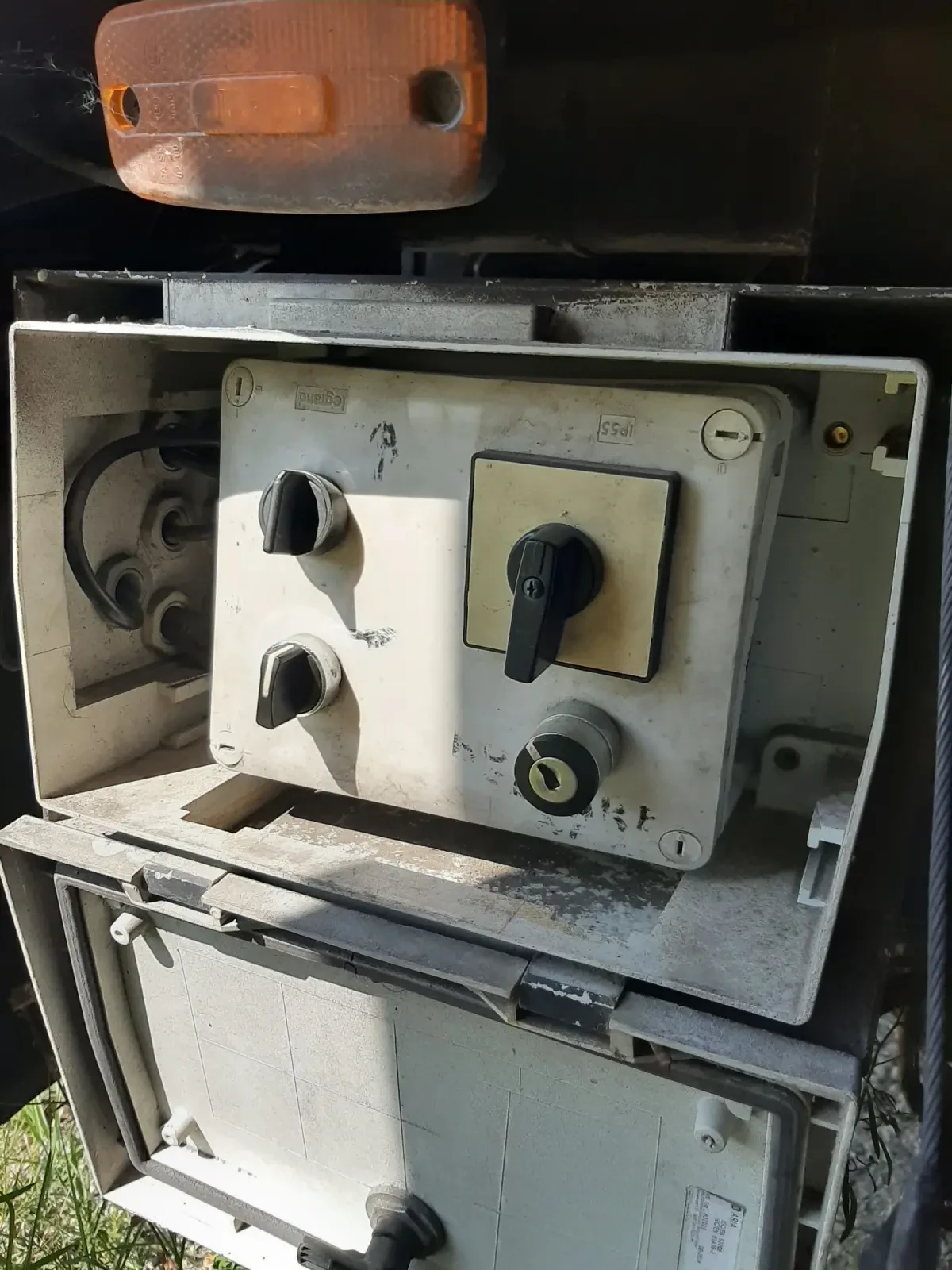  Krone AZ 12 | Mobile.bg   5