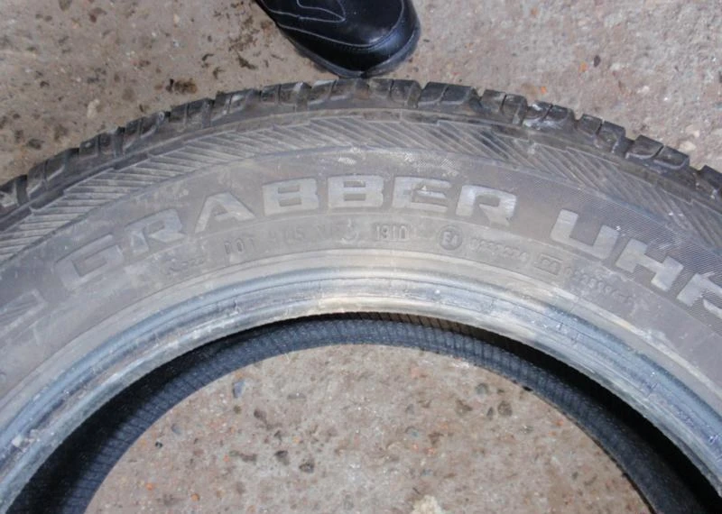 Гуми Всесезонни 235/60R18, снимка 12 - Гуми и джанти - 6103099