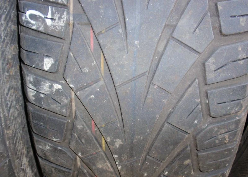 Гуми Всесезонни 235/60R18, снимка 5 - Гуми и джанти - 6103099