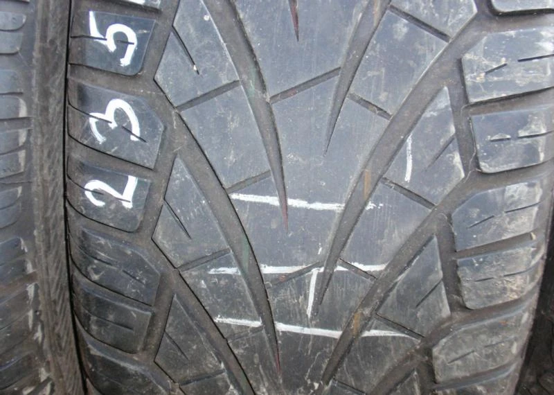 Гуми Всесезонни 235/60R18, снимка 6 - Гуми и джанти - 6103099