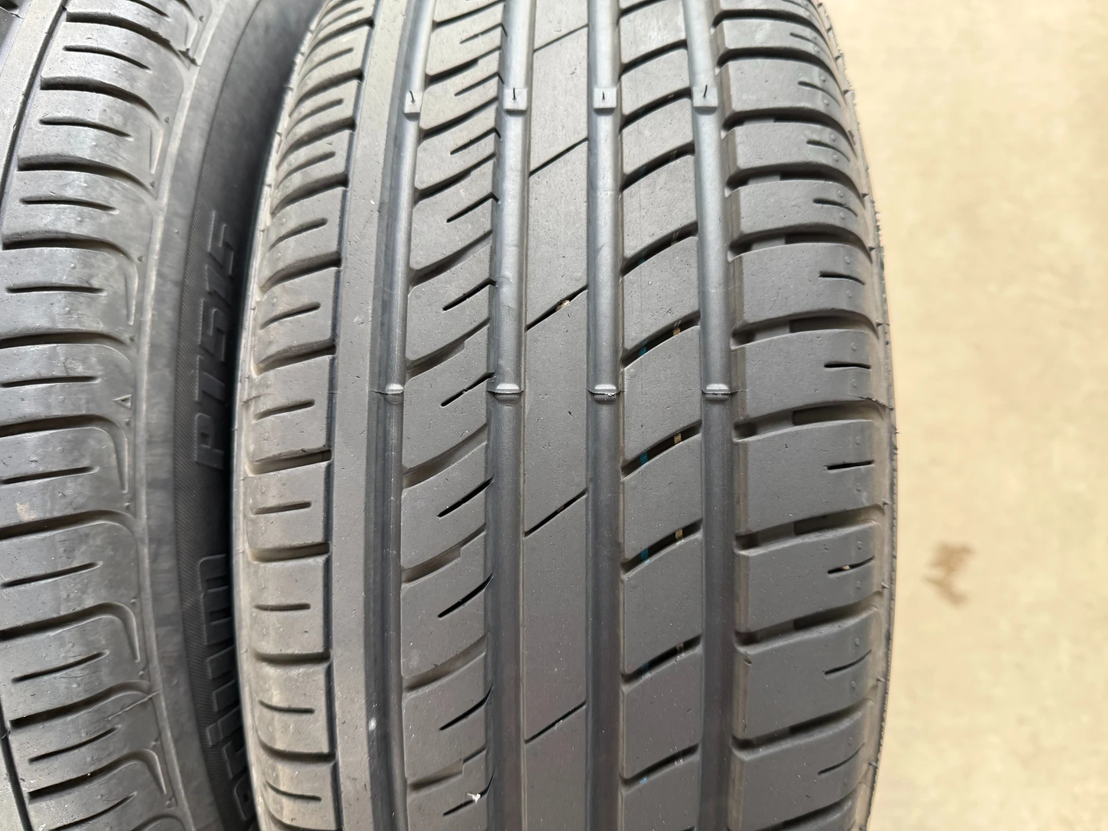 Гуми Летни 205/65R15, снимка 3 - Гуми и джанти - 53710404