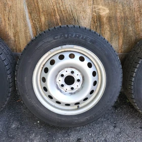 Гуми с джанти Pirelli 205/65R16, снимка 1 - Гуми и джанти - 48142078