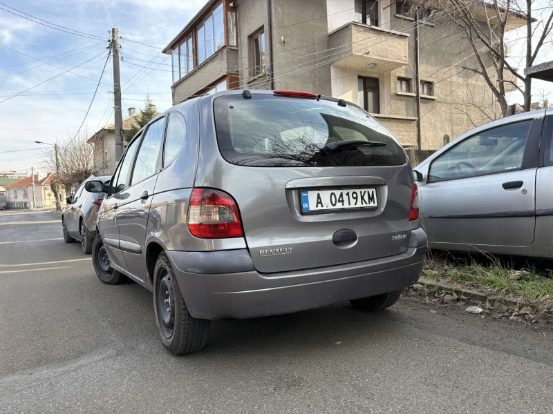 Renault Scenic Phase II 1.9 dTi, снимка 3 - Автомобили и джипове - 48645397