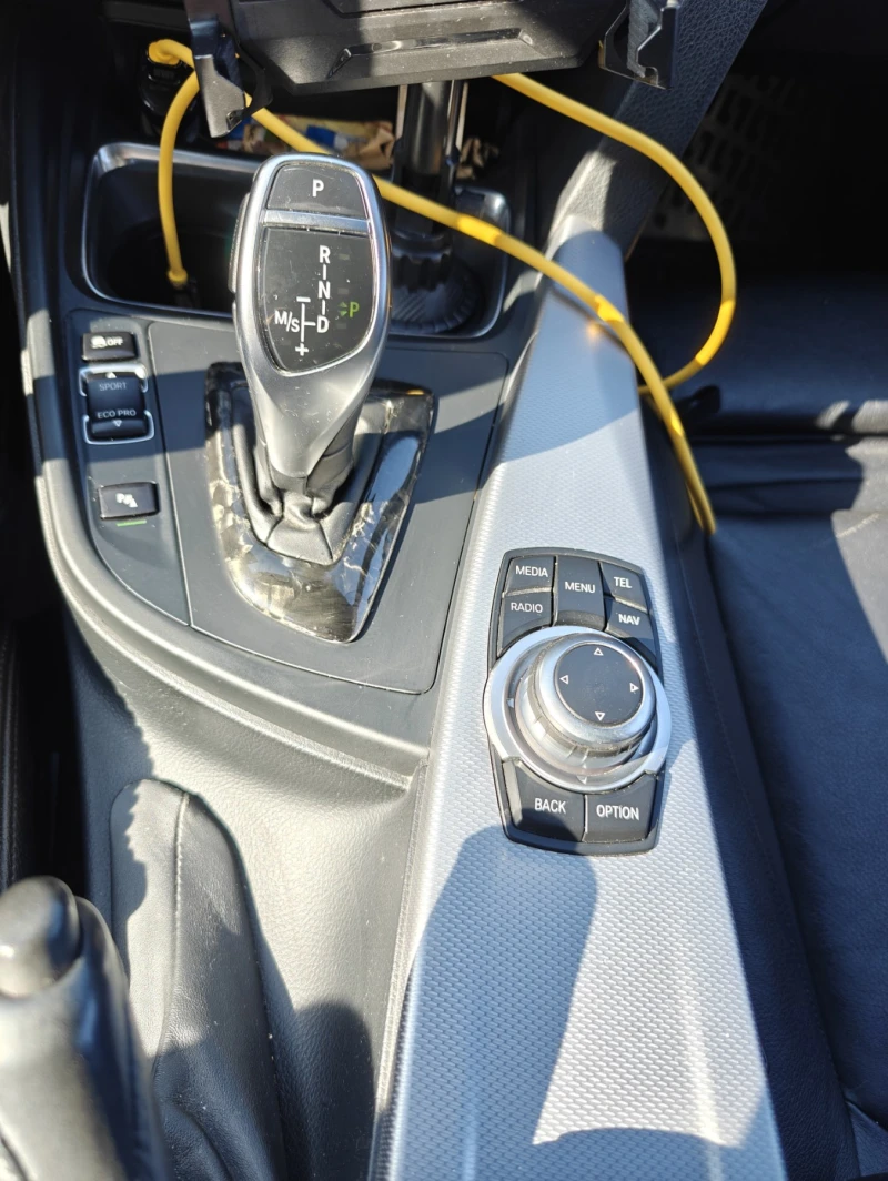 BMW 320, снимка 10 - Автомобили и джипове - 51382659