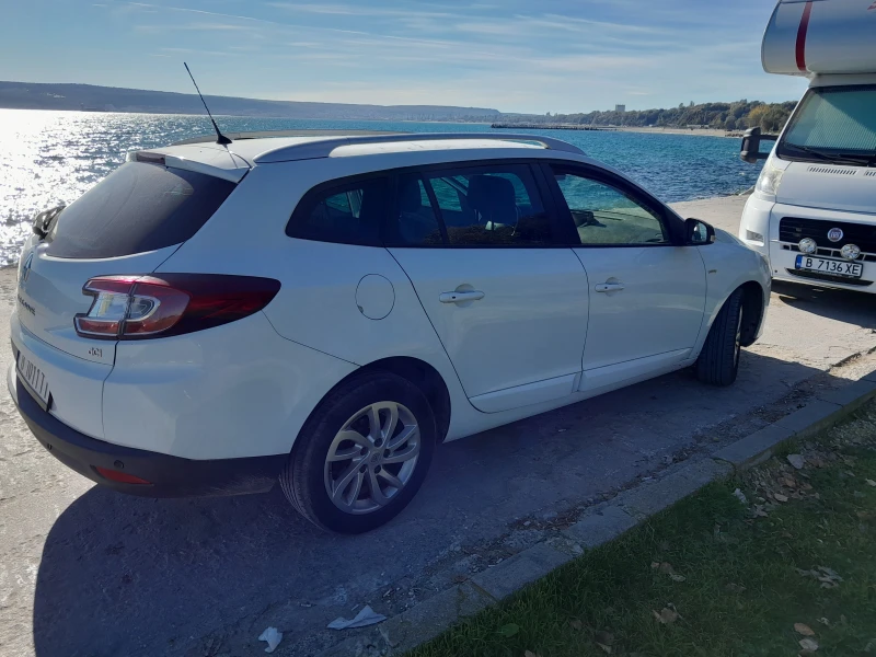 Renault Megane Grandtour, снимка 6 - Автомобили и джипове - 52482211