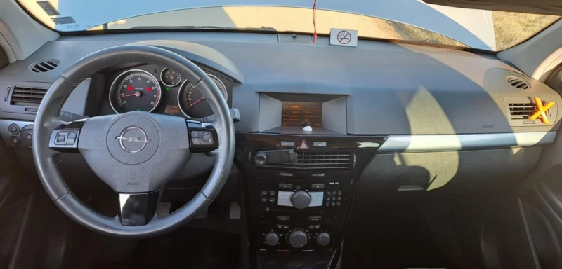 Opel Astra 1, 6, снимка 8 - Автомобили и джипове - 53110866