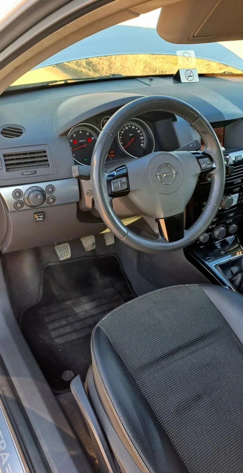 Opel Astra 1, 6, снимка 9 - Автомобили и джипове - 53110866