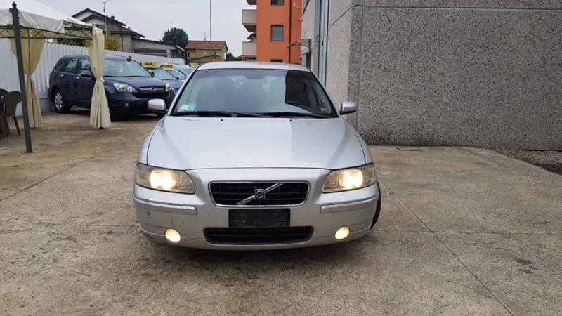 Volvo S60 2,4 d5  185hp, снимка 2 - Автомобили и джипове - 23006720