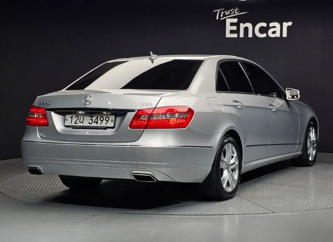 Mercedes-Benz E 220 Avantgarde - изображение 2