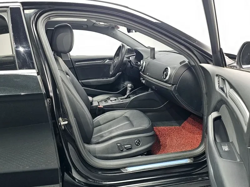 Audi A3 2.0 TFSI, снимка 11 - Автомобили и джипове - 54139450