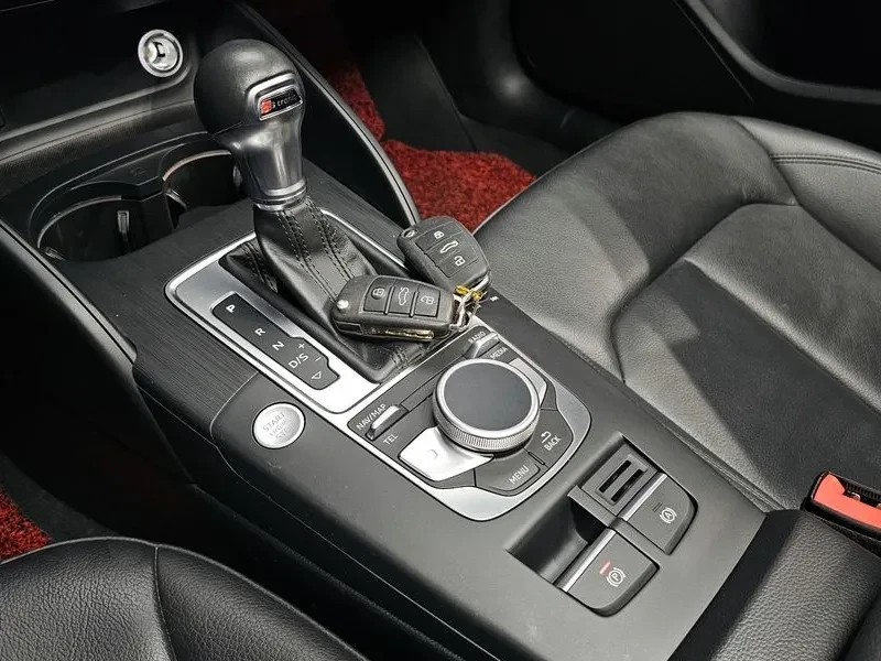 Audi A3 2.0 TFSI, снимка 9 - Автомобили и джипове - 54139450