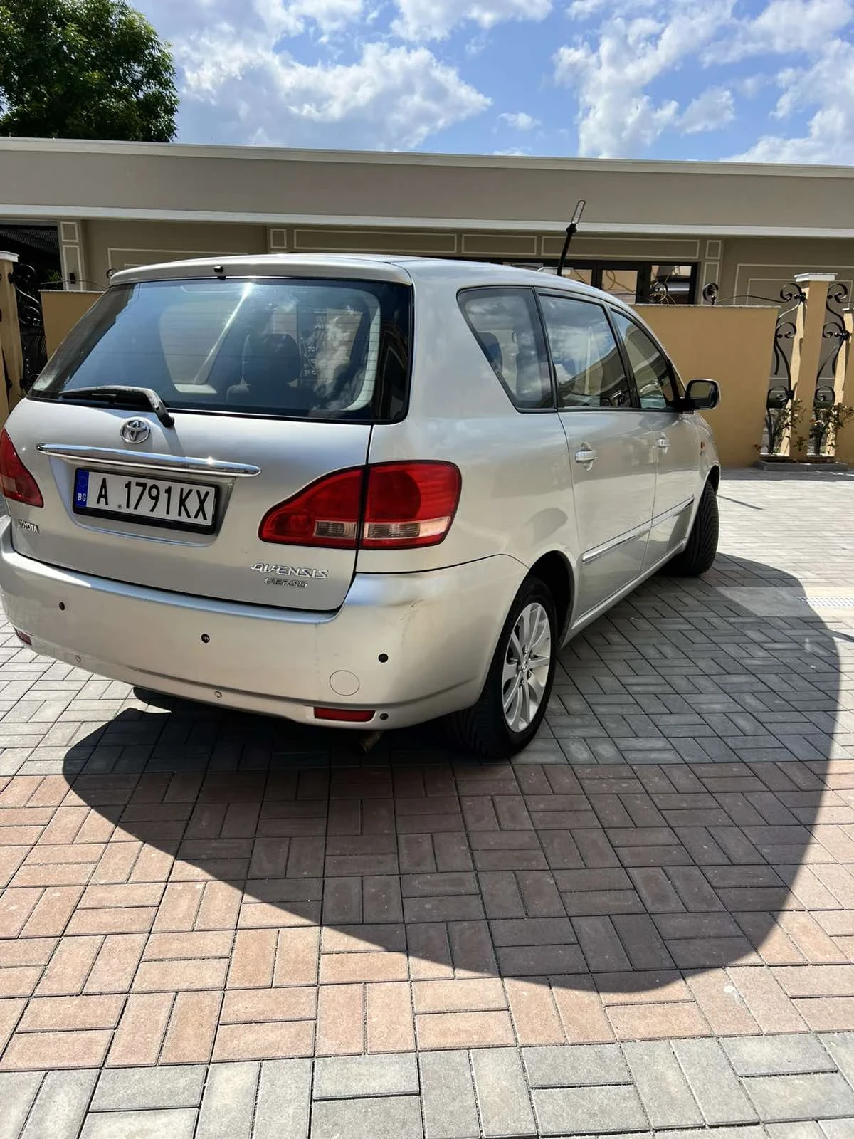 Toyota Avensis verso  - изображение 10