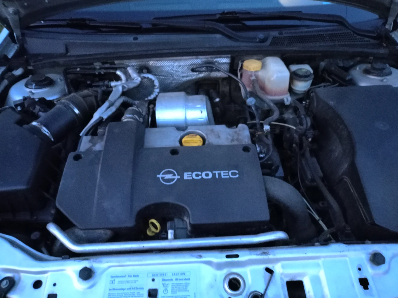 Opel Vectra 2.2 - изображение 10