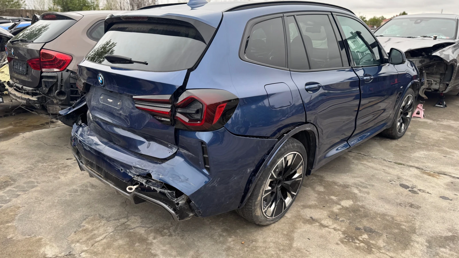BMW iX3  - изображение 3