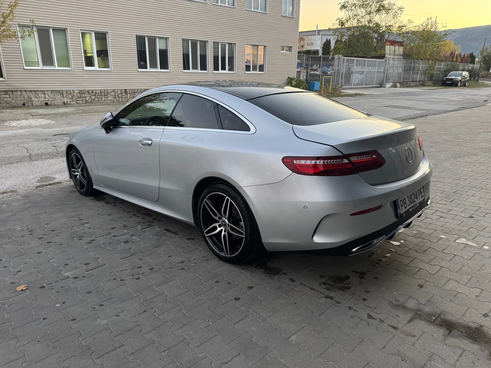 Mercedes-Benz E 350  - изображение 4