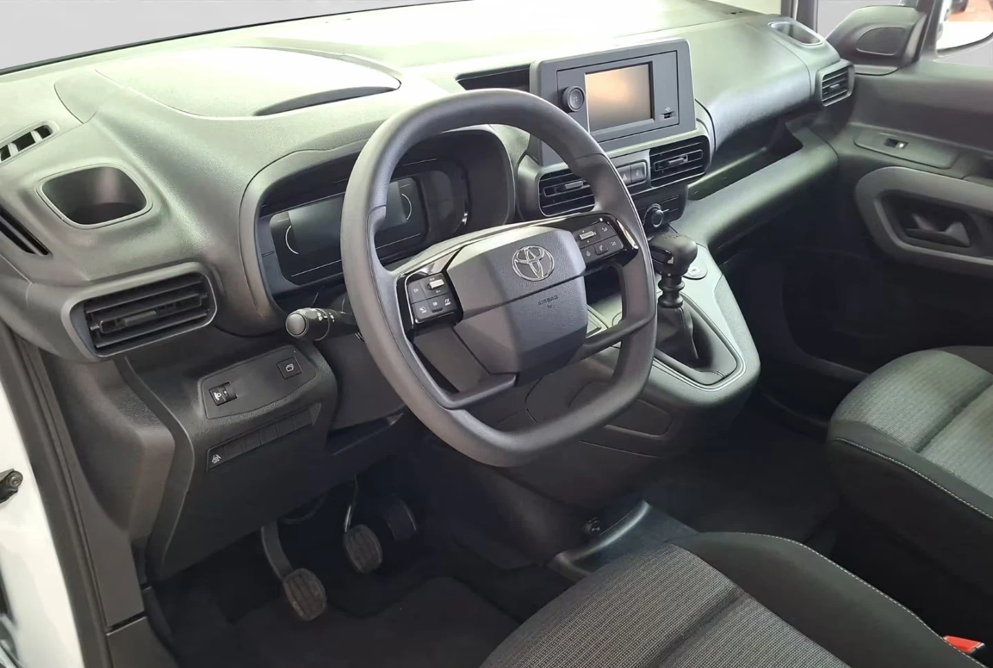 Toyota Proace City Verso 1.2/110HP/L1/FLOW/LED/277z, снимка 10 - Автомобили и джипове - 54113749