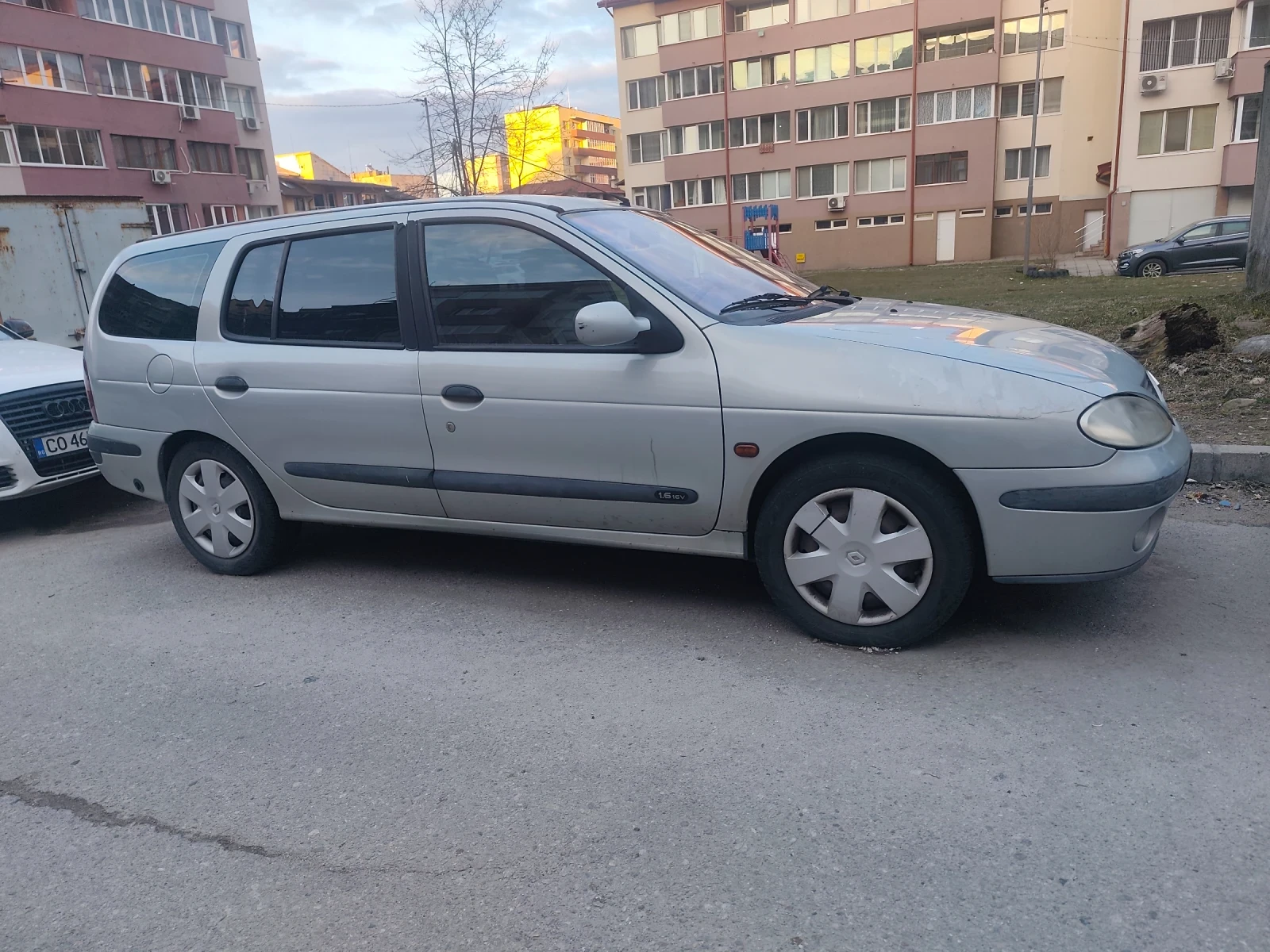 Renault Megane, снимка 3 - Автомобили и джипове - 54194942
