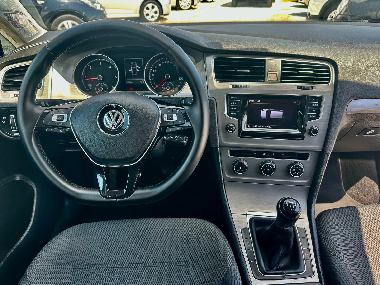 VW Golf 1.6TDI* ����������*  | Mobile.bg � ����������� 12