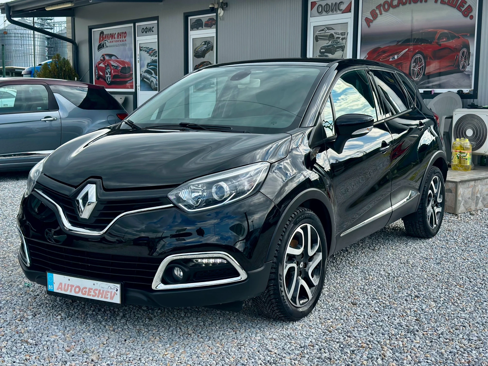 Renault Captur 1.5DCI* NAVI* KEYLESS* Камера* , снимка 2 - Автомобили и джипове - 54505654