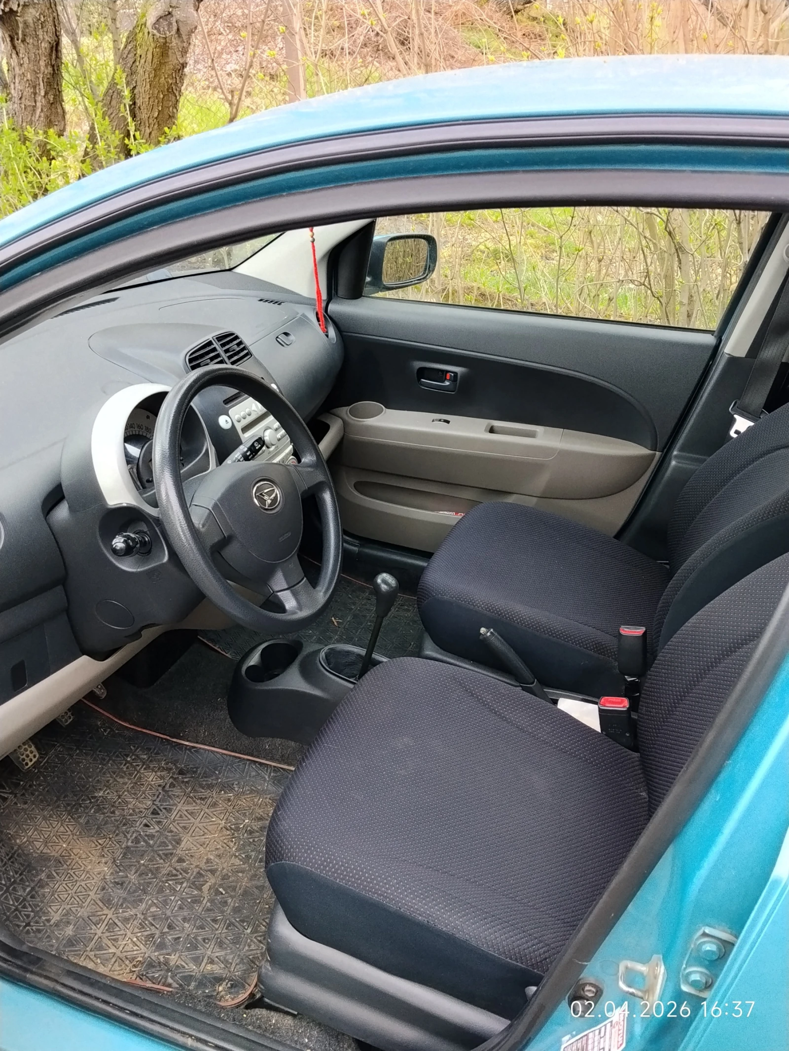 Daihatsu Sirion 1.0 бензин, снимка 4 - Автомобили и джипове - 54812418